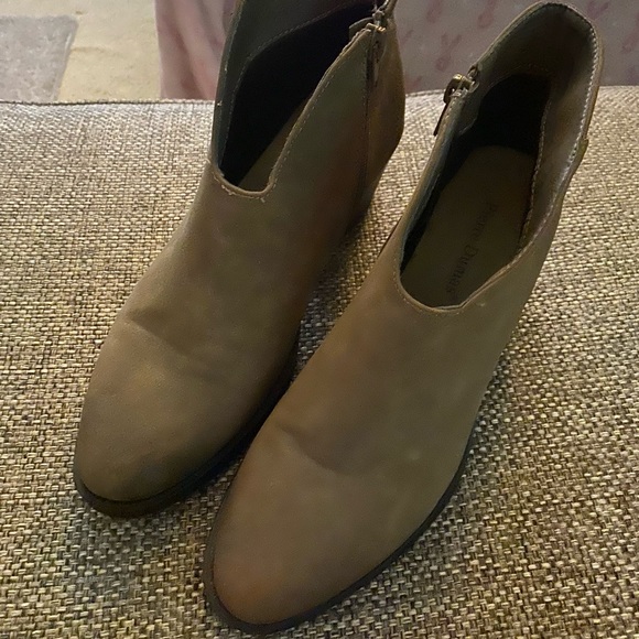 Pierre Dumas tan stacked heel ankle boots - Picture 2 of 4